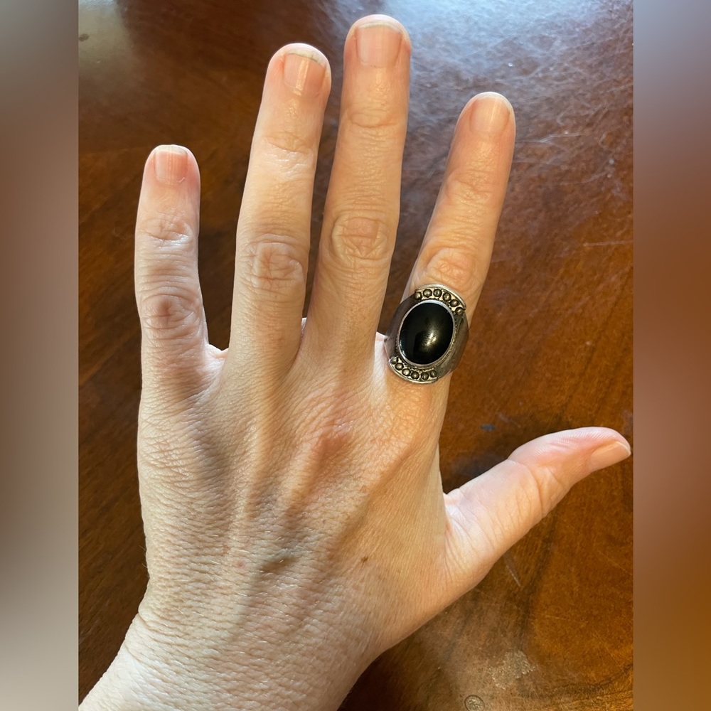 Vintage sterling silver and onyx band ring